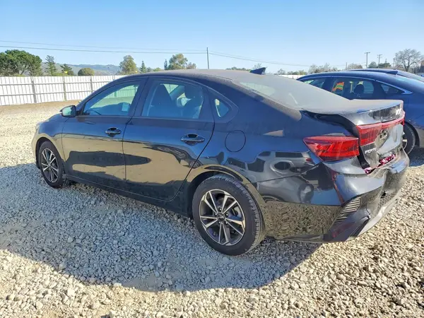 3KPF24AD3PE688591 2023 KIA FORTE - Image 2