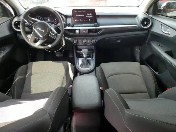 3KPF24AD3PE688736 2023 KIA FORTE - Image 8