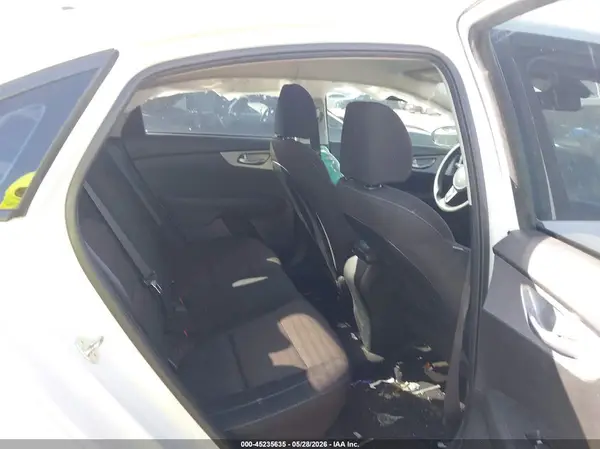 3KPF24AD3PE688753 2023 KIA FORTE - Image 8