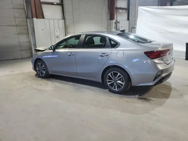 3KPF24AD3PE691748 2023 KIA FORTE - Image 2