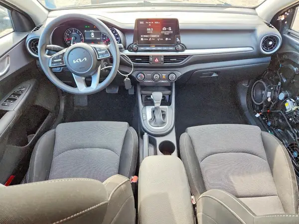 3KPF24AD3PE693418 2023 KIA FORTE - Image 8
