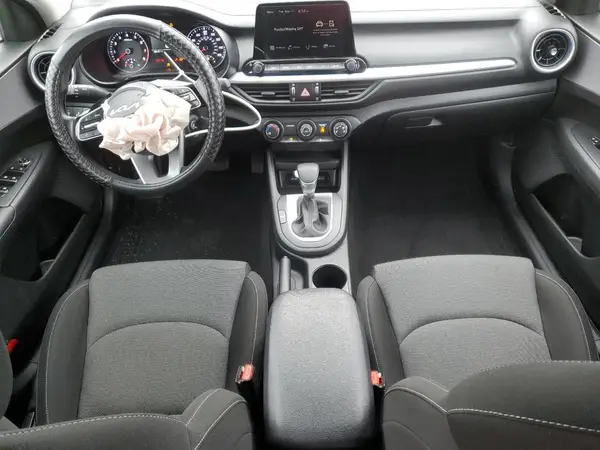 3KPF24AD3PE694925 2023 KIA FORTE - Image 8