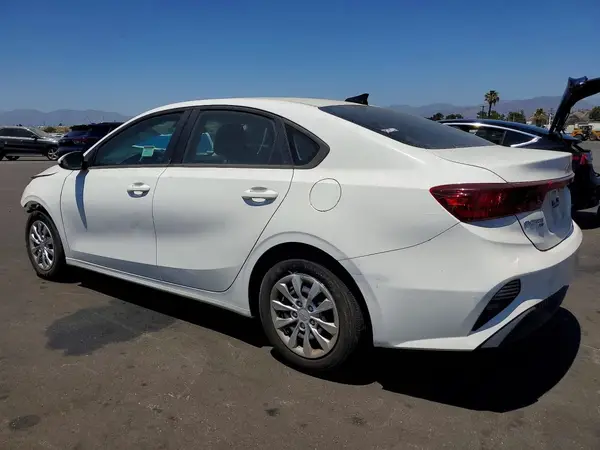 3KPF24AD3RE690571 2024 KIA FORTE - Image 2