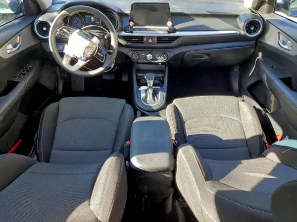 3KPF24AD3RE695057 2024 KIA FORTE - Image 8