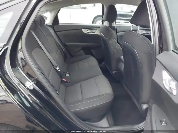 3KPF24AD3RE696192 2024 KIA FORTE - Image 8