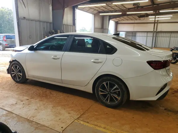 3KPF24AD3RE696368 2024 KIA FORTE - Image 2