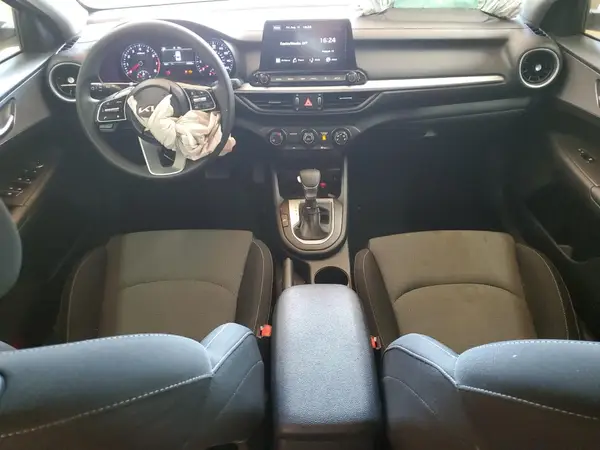 3KPF24AD3RE696368 2024 KIA FORTE - Image 8