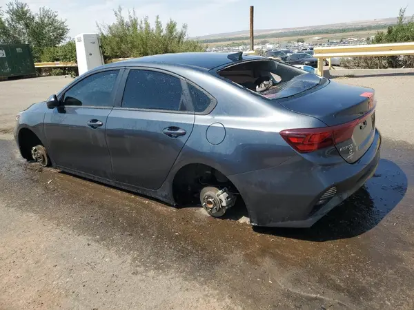 3KPF24AD3RE697519 2024 KIA FORTE - Image 2