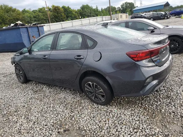 3KPF24AD3RE698377 2024 KIA FORTE - Image 2