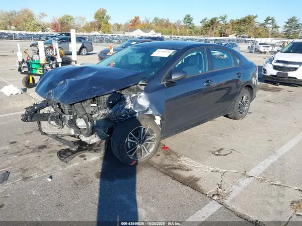 3KPF24AD3RE704758 2024 KIA FORTE - Image 2