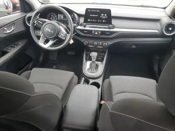 3KPF24AD3RE705599 2024 KIA FORTE - Image 8