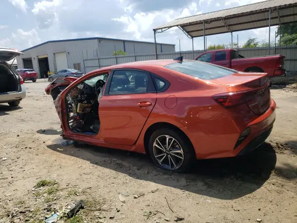 3KPF24AD3RE707417 2024 KIA FORTE - Image 2