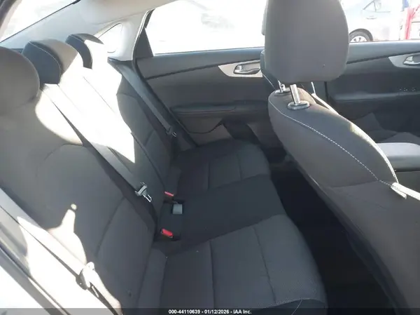 3KPF24AD3RE708065 2024 KIA FORTE - Image 8
