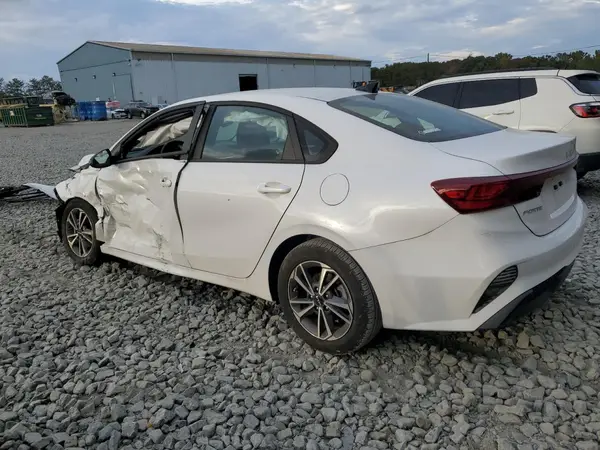 3KPF24AD3RE710737 2024 KIA FORTE - Image 2
