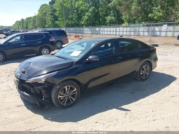 3KPF24AD3RE714335 2024 KIA FORTE - Image 2