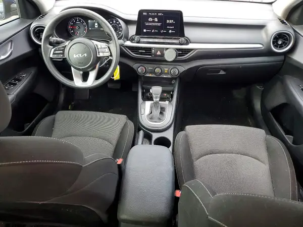 3KPF24AD3RE715288 2024 KIA FORTE - Image 8