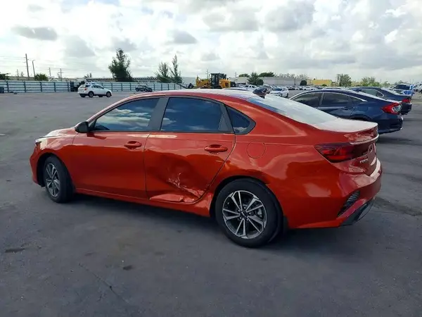 3KPF24AD3RE716215 2024 KIA FORTE - Image 2