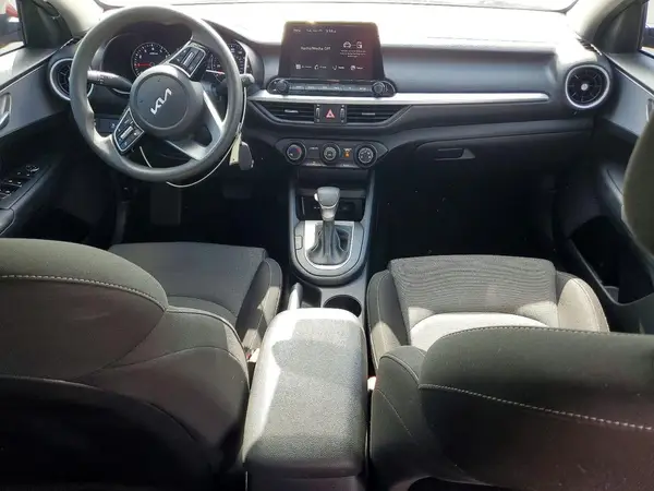 3KPF24AD3RE716215 2024 KIA FORTE - Image 8