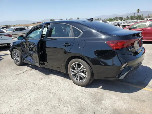 3KPF24AD3RE717882 2024 KIA FORTE - Image 2