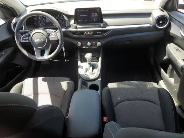 3KPF24AD3RE717882 2024 KIA FORTE - Image 8