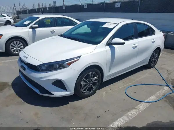 3KPF24AD3RE720443 2024 KIA FORTE - Image 2