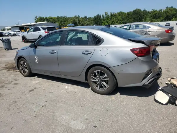 3KPF24AD3RE720992 2024 KIA FORTE - Image 2
