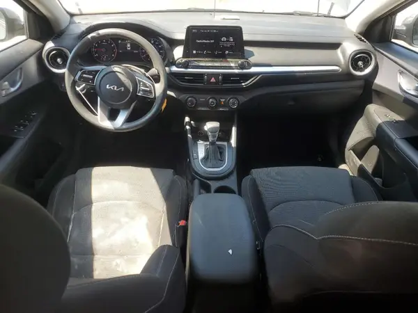3KPF24AD3RE720992 2024 KIA FORTE - Image 8