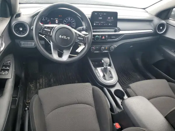 3KPF24AD3RE723245 2024 KIA FORTE - Image 8