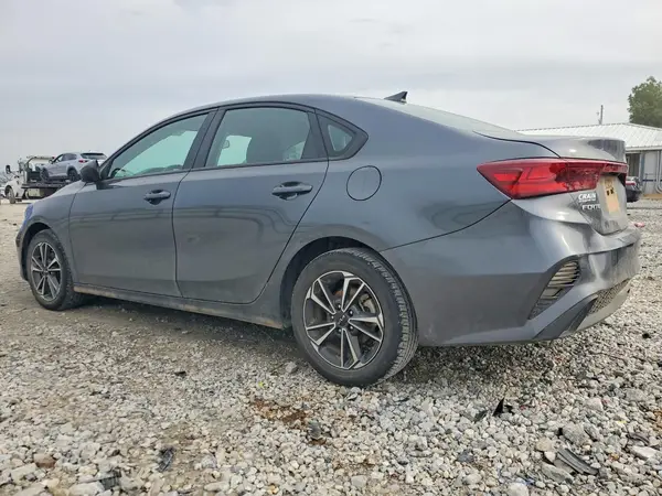 3KPF24AD3RE724394 2024 KIA FORTE - Image 2