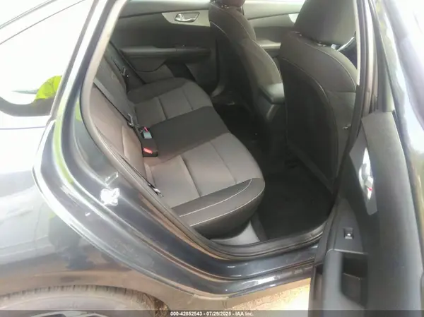 3KPF24AD3RE725383 2024 KIA FORTE - Image 8