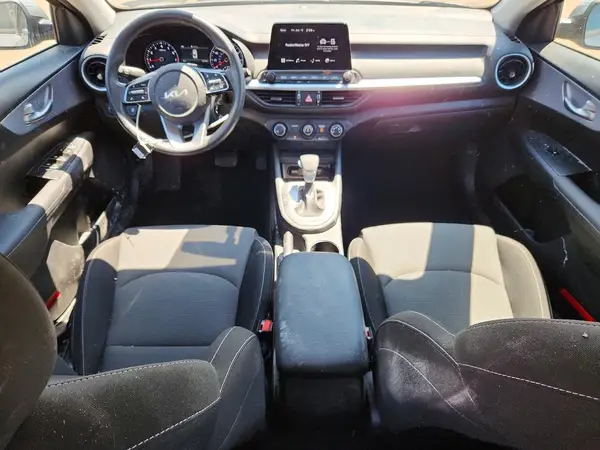 3KPF24AD3RE725643 2024 KIA FORTE - Image 8