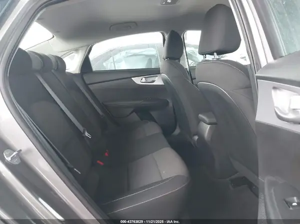 3KPF24AD3RE725657 2024 KIA FORTE - Image 8