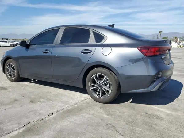 3KPF24AD3RE726176 2024 KIA FORTE - Image 2