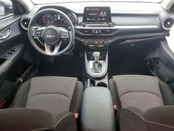 3KPF24AD3RE726548 2024 KIA FORTE - Image 8