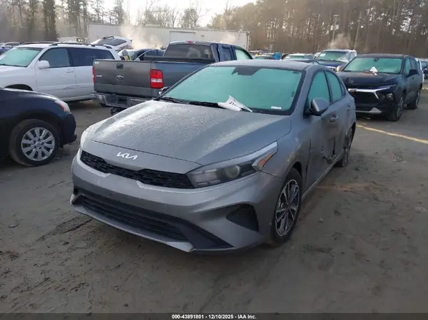 3KPF24AD3RE727926 2024 KIA FORTE - Image 2
