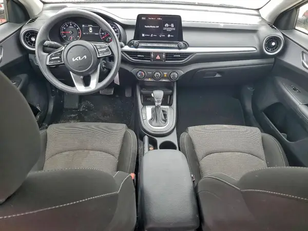 3KPF24AD3RE728574 2024 KIA FORTE - Image 8