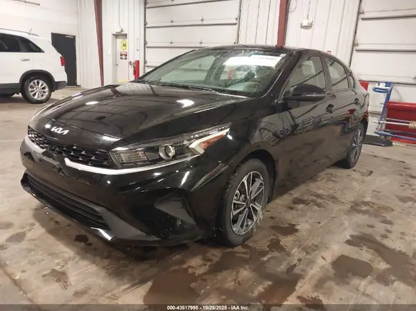 3KPF24AD3RE729238 2024 KIA FORTE - Image 2