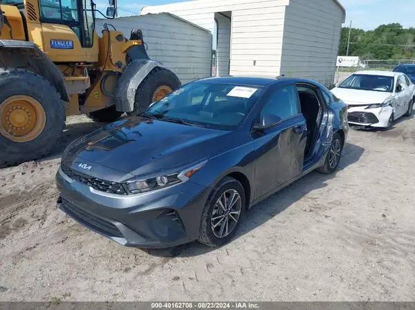 3KPF24AD3RE729465 2024 KIA FORTE - Image 2