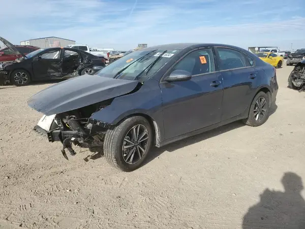 3KPF24AD3RE729935 2024 KIA FORTE - Image 1