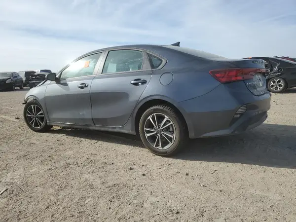 3KPF24AD3RE729935 2024 KIA FORTE - Image 2