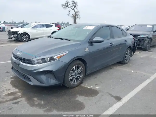 3KPF24AD3RE730812 2024 KIA FORTE - Image 2