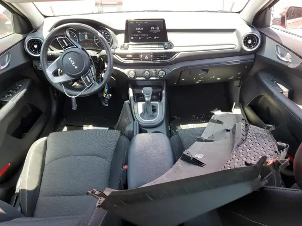 3KPF24AD3RE730888 2024 KIA FORTE - Image 8