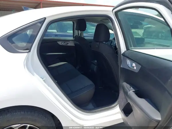 3KPF24AD3RE732219 2024 KIA FORTE - Image 8