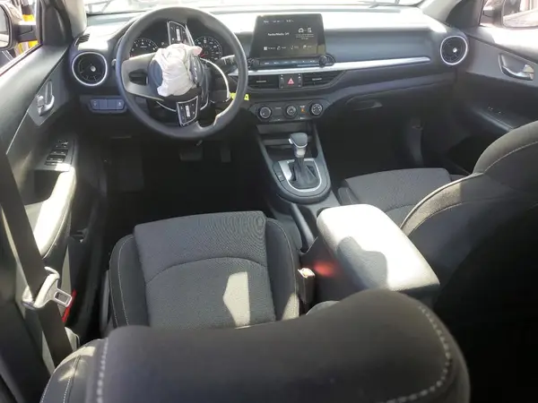 3KPF24AD3RE732267 2024 KIA FORTE - Image 8