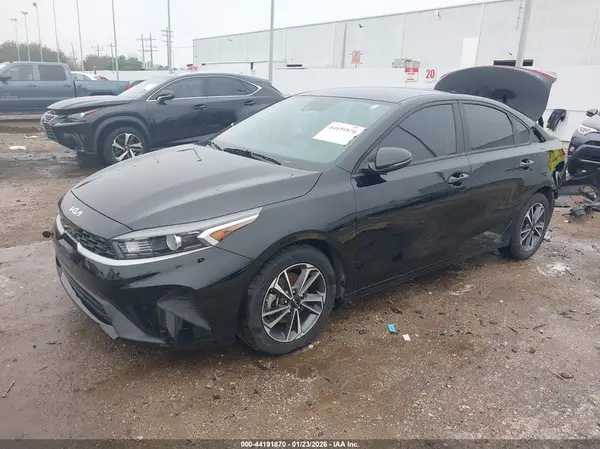 3KPF24AD3RE732429 2024 KIA FORTE - Image 2