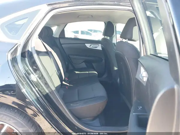 3KPF24AD3RE732429 2024 KIA FORTE - Image 8
