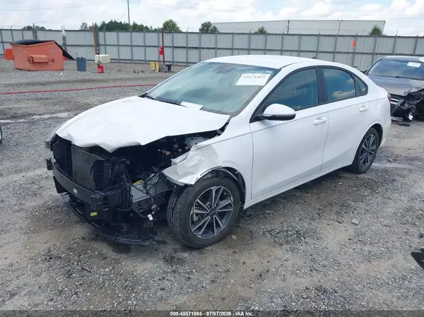 3KPF24AD3RE733130 2024 KIA FORTE - Image 2