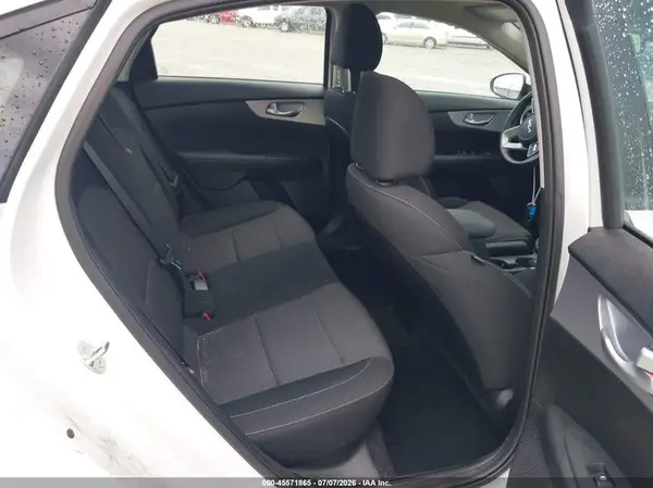 3KPF24AD3RE733130 2024 KIA FORTE - Image 8