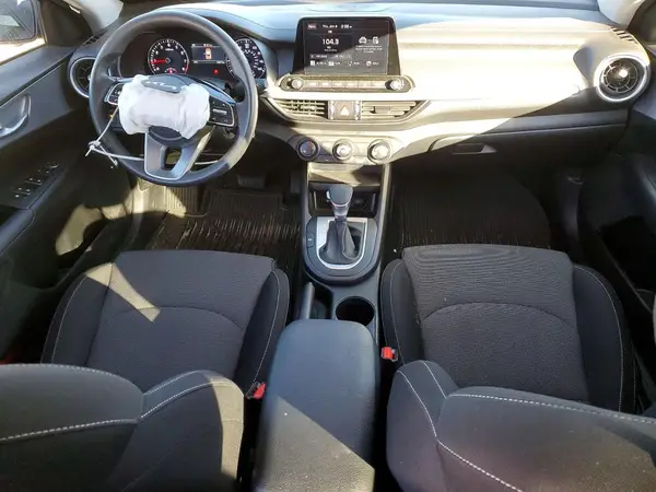 3KPF24AD3RE733757 2024 KIA FORTE - Image 8