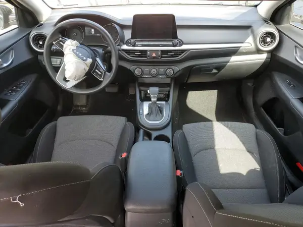 3KPF24AD3RE735072 2024 KIA FORTE - Image 8